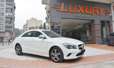 MERCEDES CLA 180 AMG 